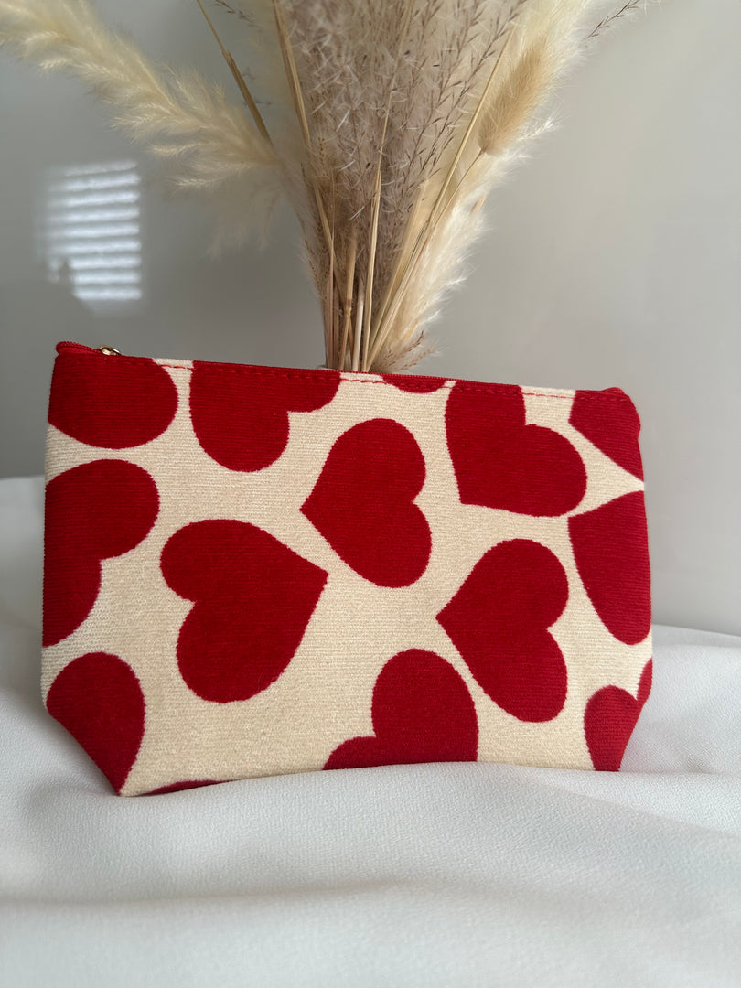 Kosmetiktasche mit Herzen