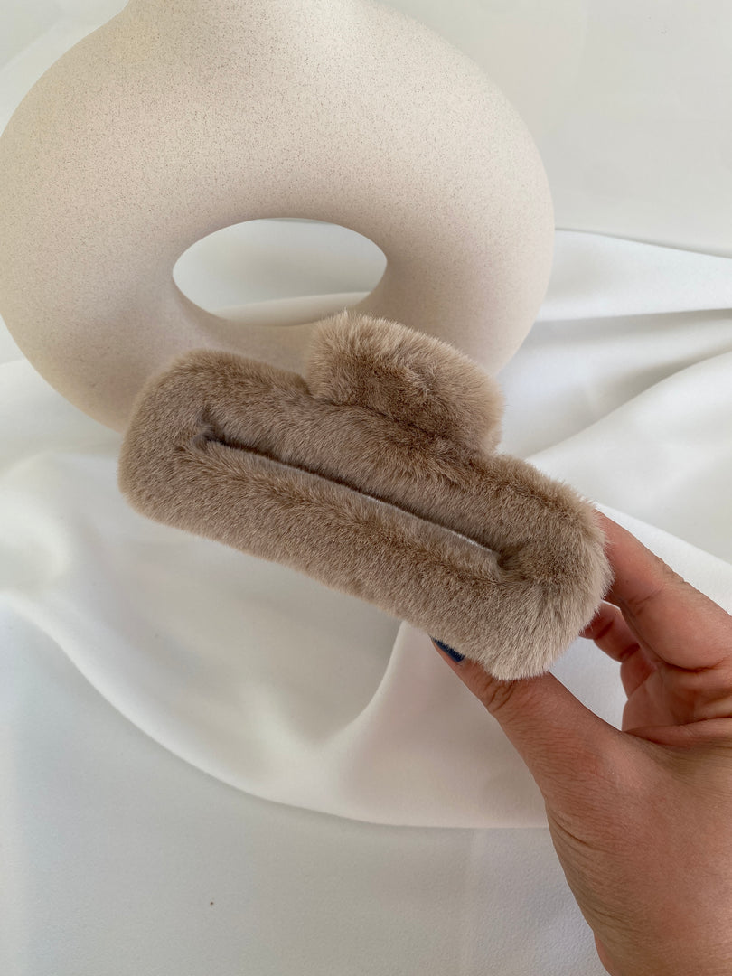 Fluffy Haarklammer Beige
